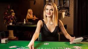 Trải nghiệm live casino trực tiếp với dealer chuyên nghiệp